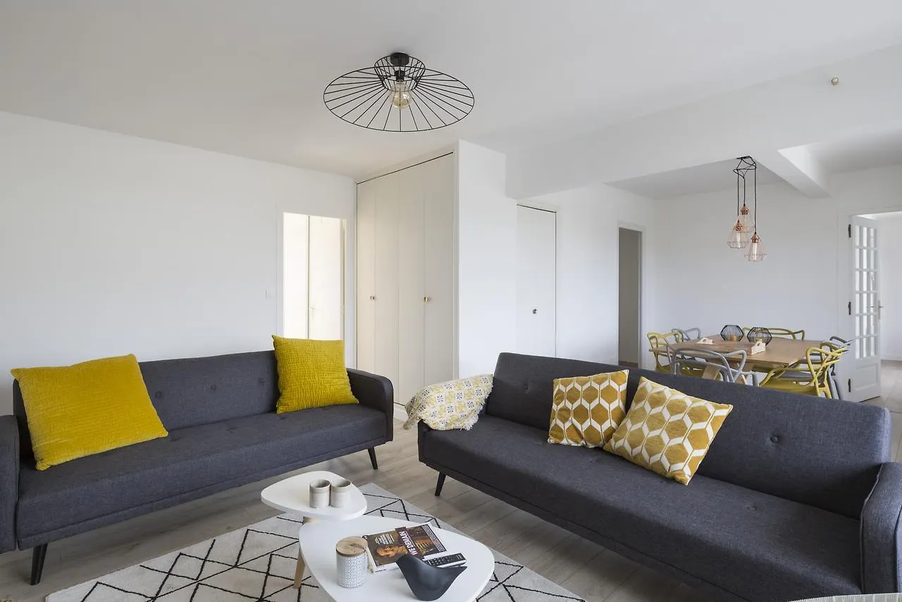 Dinard Centre Appartement Moderne avec Terrasse 0*,  France