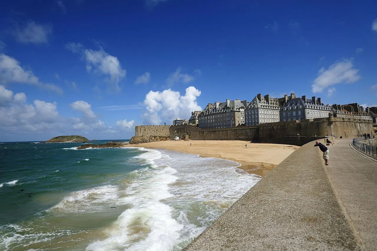 Dinard Centre Appartement Moderne avec Terrasse France