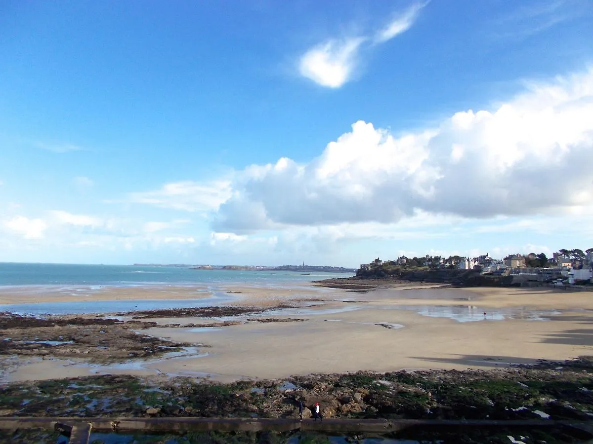 Dinard Centre Appartement Moderne Avec Terrasse 0*,  France